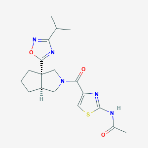 molecular formula C18H23N5O3S B6818828 N-[4-[(3aS,6aS)-3a-(3-propan-2-yl-1,2,4-oxadiazol-5-yl)-1,3,4,5,6,6a-hexahydrocyclopenta[c]pyrrole-2-carbonyl]-1,3-thiazol-2-yl]acetamide 