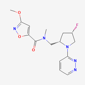 molecular formula C15H18FN5O3 B6824770 N-[[(2S,4S)-4-fluoro-1-pyridazin-3-ylpyrrolidin-2-yl]methyl]-3-methoxy-N-methyl-1,2-oxazole-5-carboxamide 