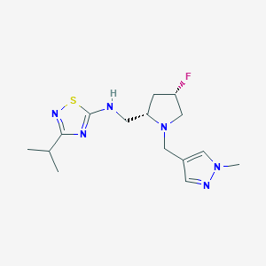 molecular formula C15H23FN6S B6825969 N-[[(2S,4S)-4-fluoro-1-[(1-methylpyrazol-4-yl)methyl]pyrrolidin-2-yl]methyl]-3-propan-2-yl-1,2,4-thiadiazol-5-amine 