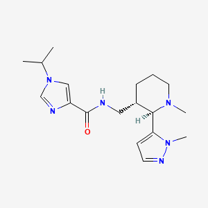 molecular formula C18H28N6O B6861313 N-[[(2R,3S)-1-methyl-2-(2-methylpyrazol-3-yl)piperidin-3-yl]methyl]-1-propan-2-ylimidazole-4-carboxamide 