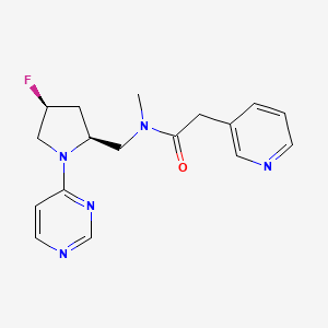 molecular formula C17H20FN5O B6867342 N-[[(2S,4S)-4-fluoro-1-pyrimidin-4-ylpyrrolidin-2-yl]methyl]-N-methyl-2-pyridin-3-ylacetamide 