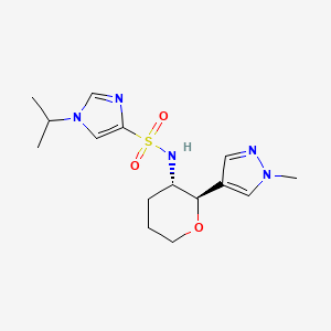 molecular formula C15H23N5O3S B6885642 N-[(2R,3S)-2-(1-methylpyrazol-4-yl)oxan-3-yl]-1-propan-2-ylimidazole-4-sulfonamide 