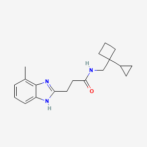 molecular formula C19H25N3O B6902516 N-[(1-cyclopropylcyclobutyl)methyl]-3-(4-methyl-1H-benzimidazol-2-yl)propanamide 