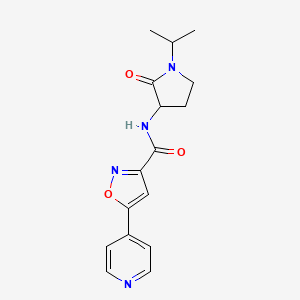 molecular formula C16H18N4O3 B6924210 N-(2-oxo-1-propan-2-ylpyrrolidin-3-yl)-5-pyridin-4-yl-1,2-oxazole-3-carboxamide 