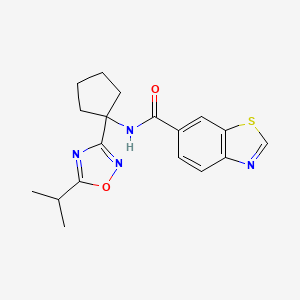 molecular formula C18H20N4O2S B6928961 N-[1-(5-propan-2-yl-1,2,4-oxadiazol-3-yl)cyclopentyl]-1,3-benzothiazole-6-carboxamide 