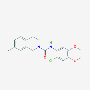 molecular formula C20H21ClN2O3 B6941722 N-(6-chloro-2,3-dihydro-1,4-benzodioxin-7-yl)-5,7-dimethyl-3,4-dihydro-1H-isoquinoline-2-carboxamide 