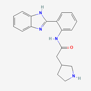 molecular formula C19H20N4O B6943128 N-[2-(1H-benzimidazol-2-yl)phenyl]-2-pyrrolidin-3-ylacetamide 