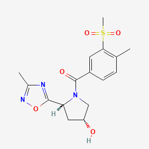 molecular formula C16H19N3O5S B6967133 [(2R,4R)-4-hydroxy-2-(3-methyl-1,2,4-oxadiazol-5-yl)pyrrolidin-1-yl]-(4-methyl-3-methylsulfonylphenyl)methanone 