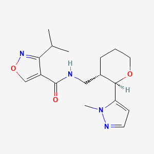 molecular formula C17H24N4O3 B7002694 N-[[(2R,3S)-2-(2-methylpyrazol-3-yl)oxan-3-yl]methyl]-3-propan-2-yl-1,2-oxazole-4-carboxamide 