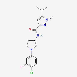molecular formula C18H22ClFN4O B7028901 N-[1-(4-chloro-3-fluorophenyl)pyrrolidin-3-yl]-1-methyl-5-propan-2-ylpyrazole-3-carboxamide 
