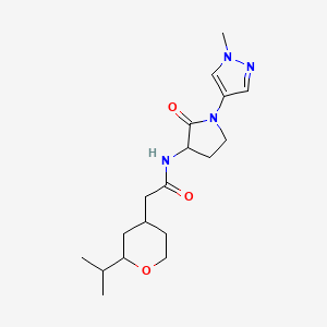 molecular formula C18H28N4O3 B7063719 N-[1-(1-methylpyrazol-4-yl)-2-oxopyrrolidin-3-yl]-2-(2-propan-2-yloxan-4-yl)acetamide 