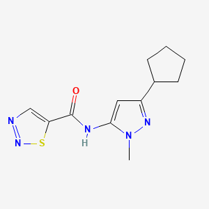 molecular formula C12H15N5OS B7063799 N-(5-cyclopentyl-2-methylpyrazol-3-yl)thiadiazole-5-carboxamide 