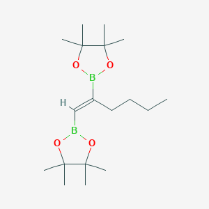 molecular formula C18H34B2O4 B070781 (E)-1-Hexene-1,2-diboronic acid bis(pinacol) ester CAS No. 185427-48-9