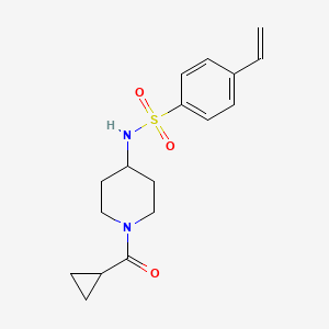 molecular formula C17H22N2O3S B7085240 N-[1-(cyclopropanecarbonyl)piperidin-4-yl]-4-ethenylbenzenesulfonamide 