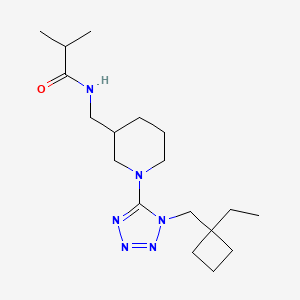 molecular formula C18H32N6O B7095931 N-[[1-[1-[(1-ethylcyclobutyl)methyl]tetrazol-5-yl]piperidin-3-yl]methyl]-2-methylpropanamide 
