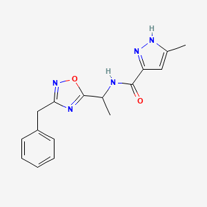 molecular formula C16H17N5O2 B7138939 N-[1-(3-benzyl-1,2,4-oxadiazol-5-yl)ethyl]-5-methyl-1H-pyrazole-3-carboxamide 