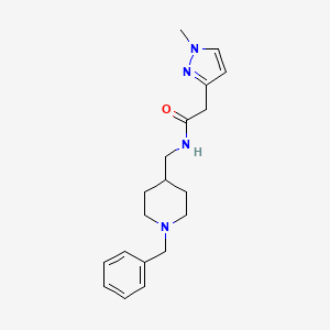 molecular formula C19H26N4O B7166557 N-[(1-benzylpiperidin-4-yl)methyl]-2-(1-methylpyrazol-3-yl)acetamide 