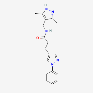 molecular formula C18H21N5O B7170401 N-[(3,5-dimethyl-1H-pyrazol-4-yl)methyl]-3-(1-phenylpyrazol-4-yl)propanamide 