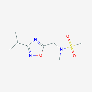 molecular formula C8H15N3O3S B7180598 N-methyl-N-[(3-propan-2-yl-1,2,4-oxadiazol-5-yl)methyl]methanesulfonamide 