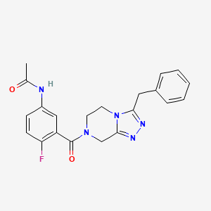 molecular formula C21H20FN5O2 B7183845 N-[3-(3-benzyl-6,8-dihydro-5H-[1,2,4]triazolo[4,3-a]pyrazine-7-carbonyl)-4-fluorophenyl]acetamide 