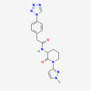 molecular formula C18H20N8O2 B7185106 N-[1-(1-methylpyrazol-3-yl)-2-oxopiperidin-3-yl]-2-[4-(tetrazol-1-yl)phenyl]acetamide 