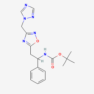 molecular formula C18H22N6O3 B7195855 tert-butyl N-[1-phenyl-2-[3-(1,2,4-triazol-1-ylmethyl)-1,2,4-oxadiazol-5-yl]ethyl]carbamate 