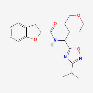 molecular formula C20H25N3O4 B7202641 N-[oxan-4-yl-(3-propan-2-yl-1,2,4-oxadiazol-5-yl)methyl]-2,3-dihydro-1-benzofuran-2-carboxamide 