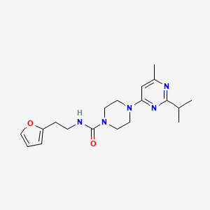 molecular formula C19H27N5O2 B7207450 N-[2-(furan-2-yl)ethyl]-4-(6-methyl-2-propan-2-ylpyrimidin-4-yl)piperazine-1-carboxamide 