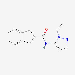 molecular formula C15H17N3O B7210099 N-(2-ethylpyrazol-3-yl)-2,3-dihydro-1H-indene-2-carboxamide 