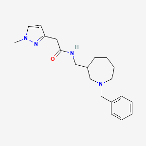 molecular formula C20H28N4O B7230754 N-[(1-benzylazepan-3-yl)methyl]-2-(1-methylpyrazol-3-yl)acetamide 