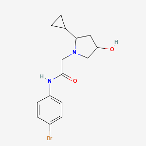 molecular formula C15H19BrN2O2 B7274149 N-(4-bromophenyl)-2-(2-cyclopropyl-4-hydroxypyrrolidin-1-yl)acetamide 