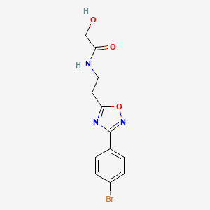 molecular formula C12H12BrN3O3 B7276818 N-[2-[3-(4-bromophenyl)-1,2,4-oxadiazol-5-yl]ethyl]-2-hydroxyacetamide 