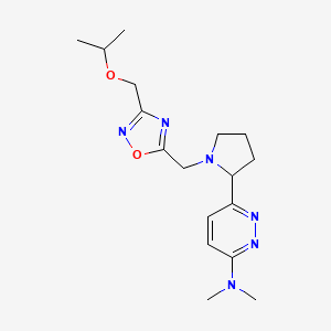 molecular formula C17H26N6O2 B7284147 N,N-dimethyl-6-[1-[[3-(propan-2-yloxymethyl)-1,2,4-oxadiazol-5-yl]methyl]pyrrolidin-2-yl]pyridazin-3-amine 