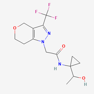 molecular formula C14H18F3N3O3 B7290590 N-[1-(1-hydroxyethyl)cyclopropyl]-2-[3-(trifluoromethyl)-6,7-dihydro-4H-pyrano[4,3-c]pyrazol-1-yl]acetamide 