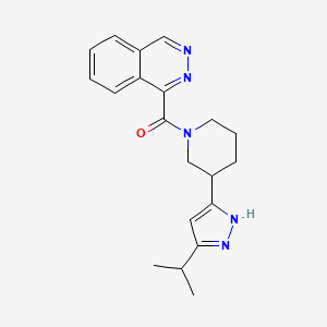 molecular formula C20H23N5O B7290992 phthalazin-1-yl-[3-(3-propan-2-yl-1H-pyrazol-5-yl)piperidin-1-yl]methanone 