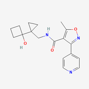 molecular formula C18H21N3O3 B7294475 N-[[1-(1-hydroxycyclobutyl)cyclopropyl]methyl]-5-methyl-3-pyridin-4-yl-1,2-oxazole-4-carboxamide 