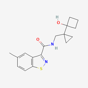 molecular formula C17H20N2O2S B7294521 N-[[1-(1-hydroxycyclobutyl)cyclopropyl]methyl]-5-methyl-1,2-benzothiazole-3-carboxamide 