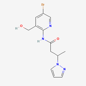 molecular formula C13H15BrN4O2 B7303044 N-[5-bromo-3-(hydroxymethyl)pyridin-2-yl]-3-pyrazol-1-ylbutanamide 