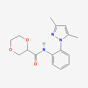 molecular formula C16H19N3O3 B7318889 N-[2-(3,5-dimethylpyrazol-1-yl)phenyl]-1,4-dioxane-2-carboxamide 