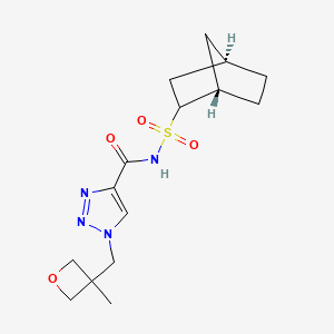 molecular formula C15H22N4O4S B7337157 N-[[(1S,4R)-2-bicyclo[2.2.1]heptanyl]sulfonyl]-1-[(3-methyloxetan-3-yl)methyl]triazole-4-carboxamide 
