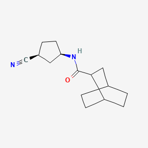 molecular formula C15H22N2O B7338362 N-[(1R,3S)-3-cyanocyclopentyl]bicyclo[2.2.2]octane-2-carboxamide 