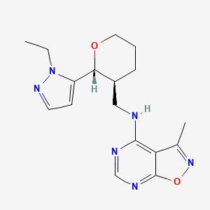 molecular formula C17H22N6O2 B7340753 N-[[(2R,3S)-2-(2-ethylpyrazol-3-yl)oxan-3-yl]methyl]-3-methyl-[1,2]oxazolo[5,4-d]pyrimidin-4-amine 