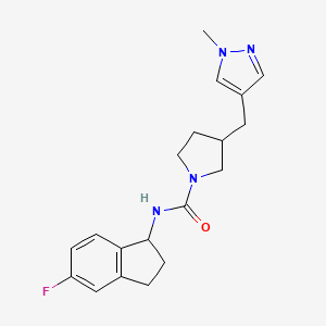 molecular formula C19H23FN4O B7374098 N-(5-fluoro-2,3-dihydro-1H-inden-1-yl)-3-[(1-methylpyrazol-4-yl)methyl]pyrrolidine-1-carboxamide 