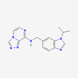 molecular formula C16H17N7 B7384433 N-[(3-propan-2-ylbenzimidazol-5-yl)methyl]-[1,2,4]triazolo[4,3-a]pyrazin-8-amine 