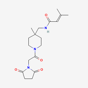 molecular formula C18H27N3O4 B7404768 N-[[1-[2-(2,5-dioxopyrrolidin-1-yl)acetyl]-4-methylpiperidin-4-yl]methyl]-3-methylbut-2-enamide 