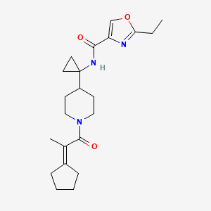 molecular formula C22H31N3O3 B7407927 N-[1-[1-(2-cyclopentylidenepropanoyl)piperidin-4-yl]cyclopropyl]-2-ethyl-1,3-oxazole-4-carboxamide 