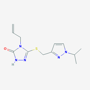 molecular formula C12H17N5OS B7582708 3-[(1-propan-2-ylpyrazol-3-yl)methylsulfanyl]-4-prop-2-enyl-1H-1,2,4-triazol-5-one 
