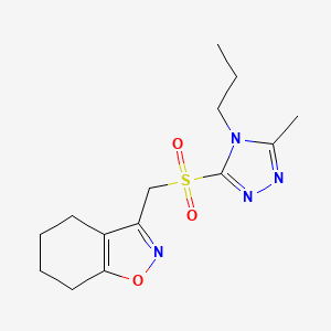 molecular formula C14H20N4O3S B7679479 3-[(5-Methyl-4-propyl-1,2,4-triazol-3-yl)sulfonylmethyl]-4,5,6,7-tetrahydro-1,2-benzoxazole 