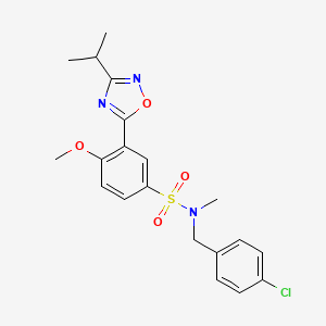 molecular formula C20H22ClN3O4S B7685373 N-(4-chlorobenzyl)-3-(3-isopropyl-1,2,4-oxadiazol-5-yl)-4-methoxy-N-methylbenzenesulfonamide 