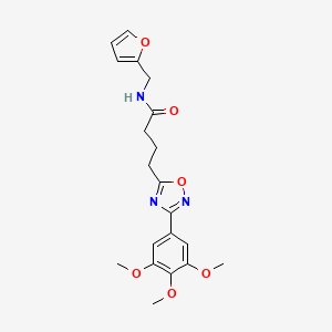 molecular formula C20H23N3O6 B7695515 N-(furan-2-ylmethyl)-4-[3-(3,4,5-trimethoxyphenyl)-1,2,4-oxadiazol-5-yl]butanamide 